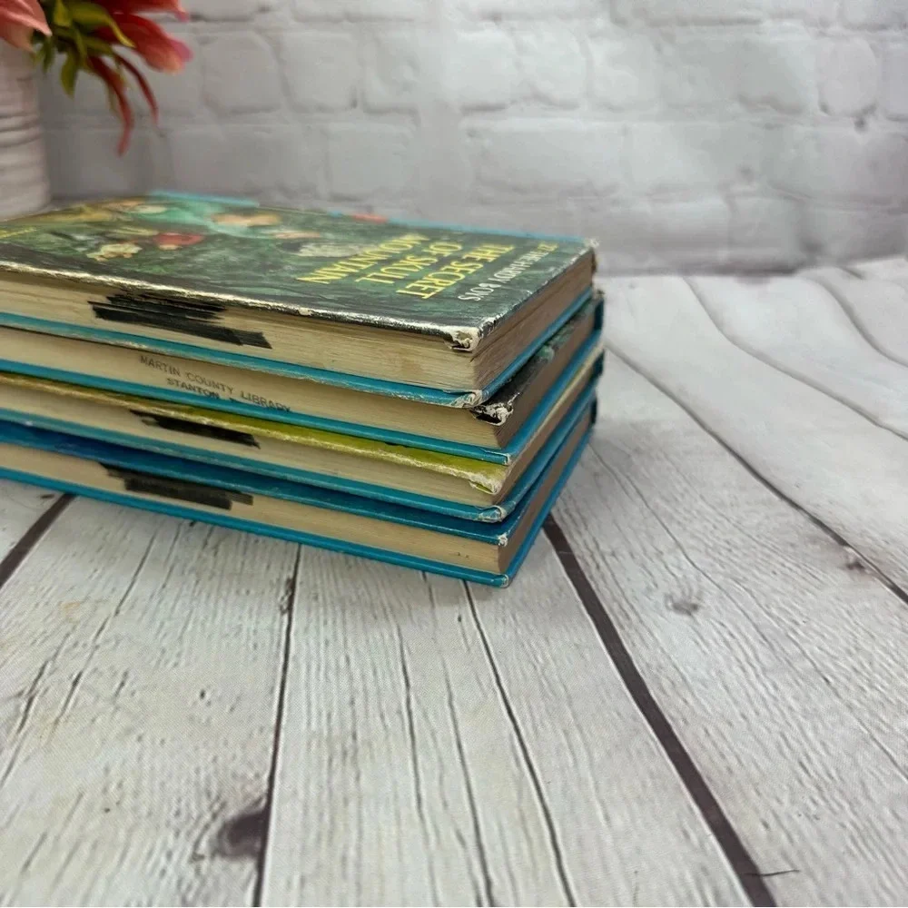 vintage the hardy boys series books vol 21, 23, 24, 27